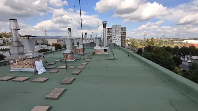 Bitumenes tetőszigetelési munkafotó.